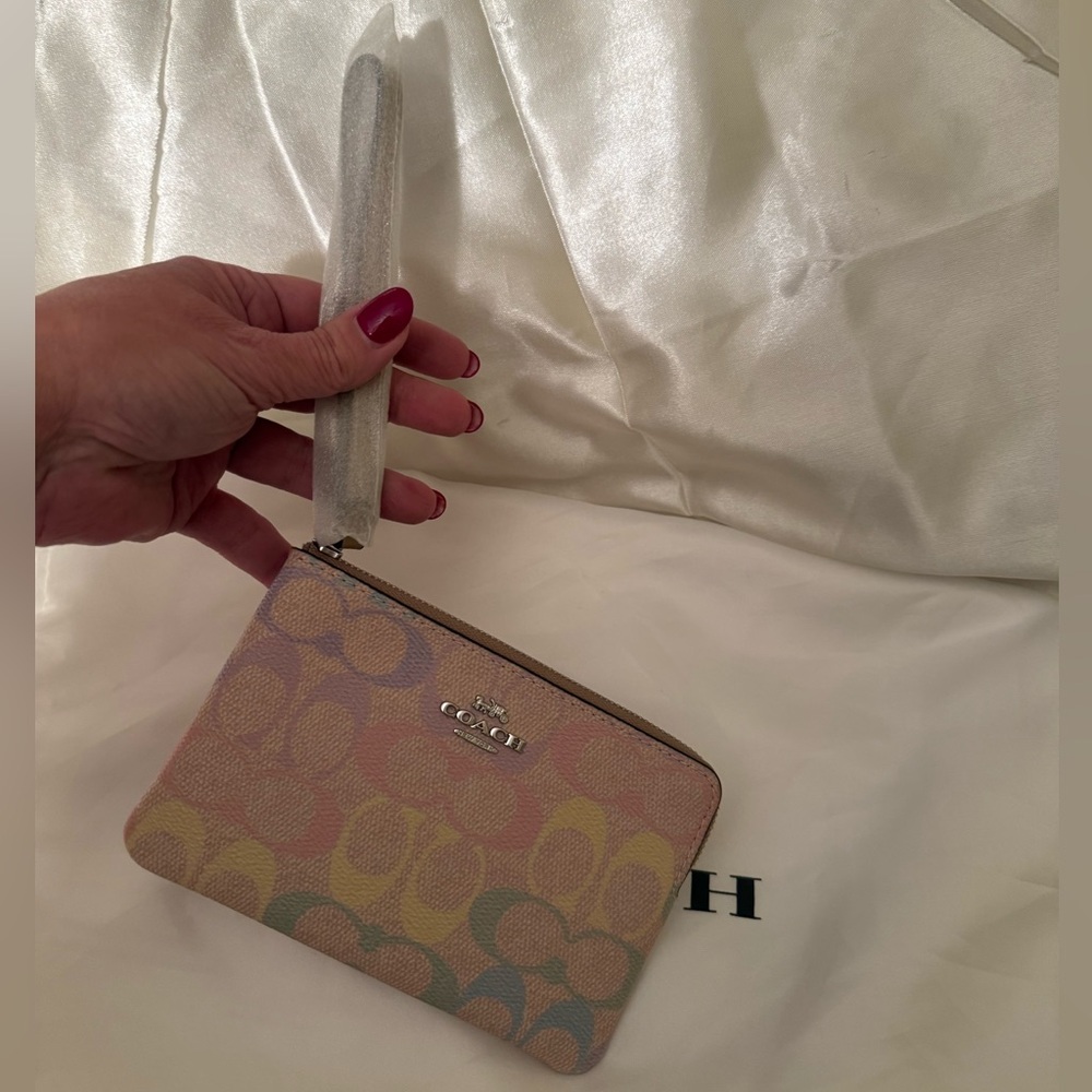 🌈Coach NWT Corner Zip Wristlet In Rainbow Signature Canvas and Silver  Hardware - Picture 7 of 7